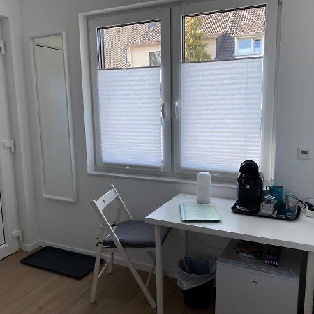 Messezimmer Nahe Der Duesseldorfer Messe Mit Eigenem Eingang Und Gratis Minibar 외부 사진